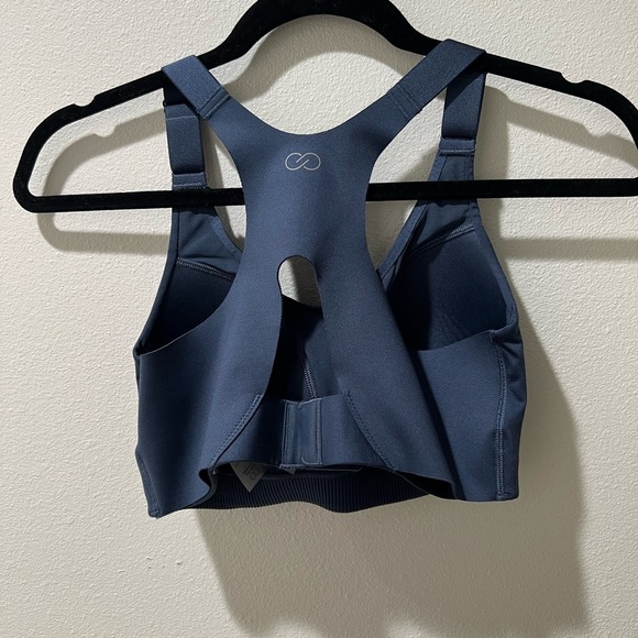 Calia by Carrie Underwood Women's Dark Blue Pullover Sports Bra, size small, EUC - Picture 2 of 5